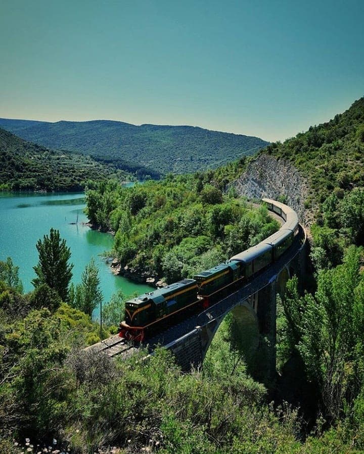 train des lacs