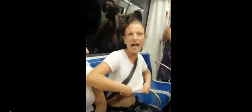 VidÉo Une Pickpocket Se Déshabille Dans Le Métro De Barcelone