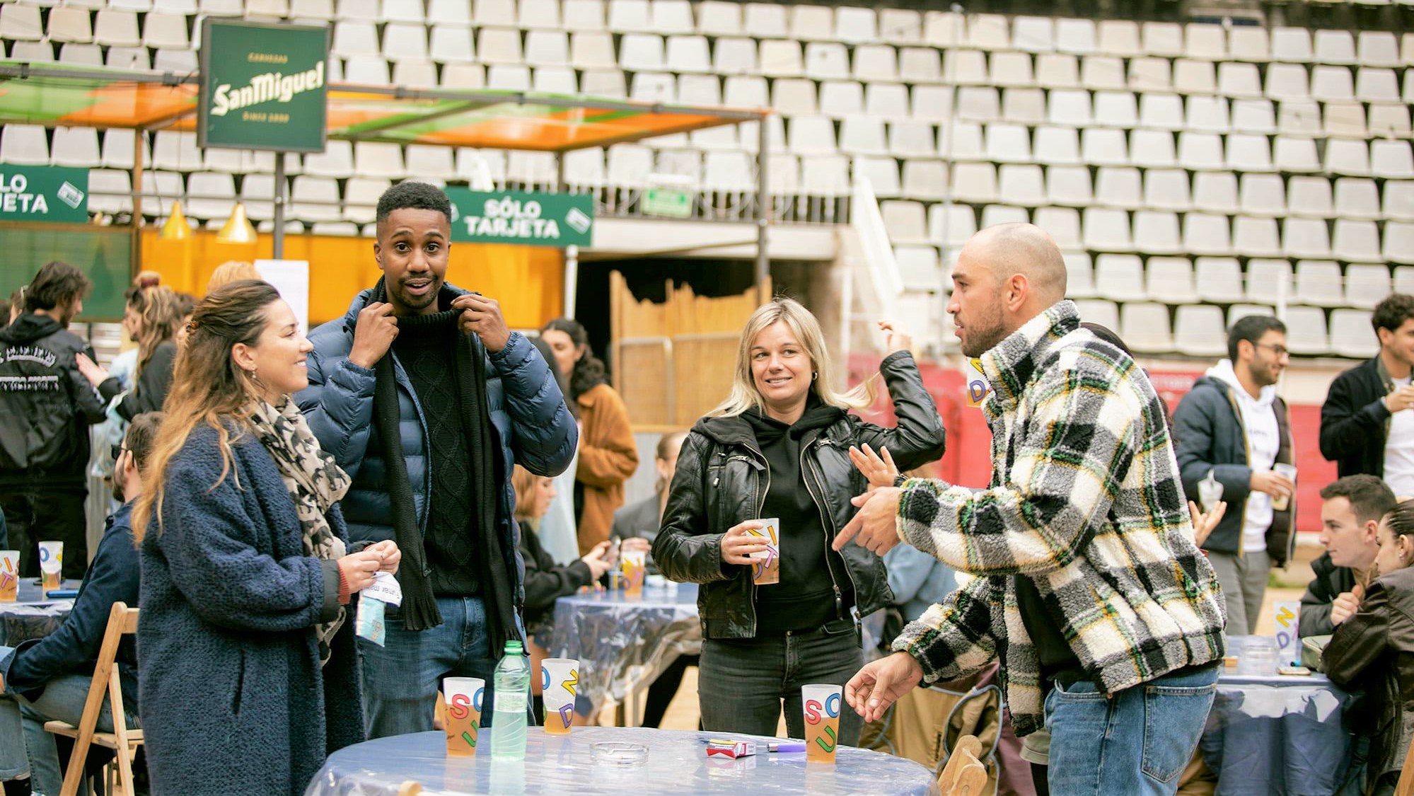 Gens jeunes fete amis musique concert culture 3 Photo Soundit Bcn Facebook