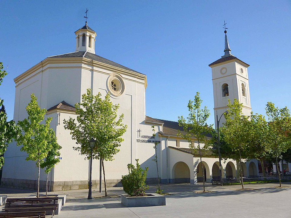 960px Majadahonda Iglesia de Santa Catalina Martir 01