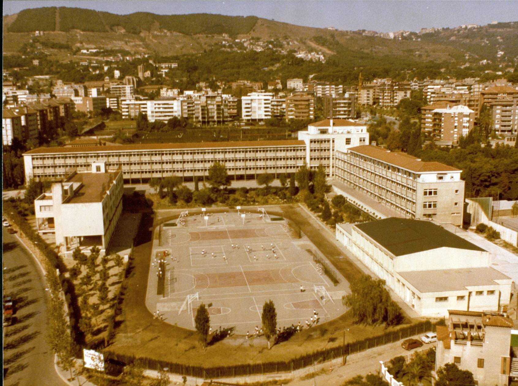 Vue aerienne du lycee en 1980 Archives Diplomatiques de Nantes 1 1