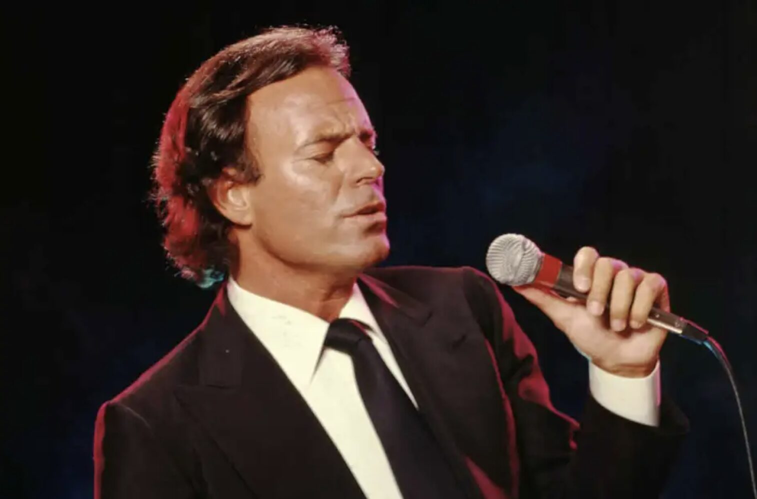 Equinox Barcelone julio iglesias